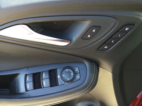 Used 2023 Buick Encore GX Essence w/ Experience Buick Package image 12