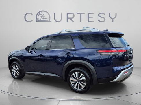 Certified 2023 Nissan Pathfinder SL AWD/4WD image 5