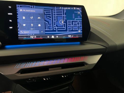 Used 2025 BMW M235i xDrive w/ Premium Package AWD/4WD image 27