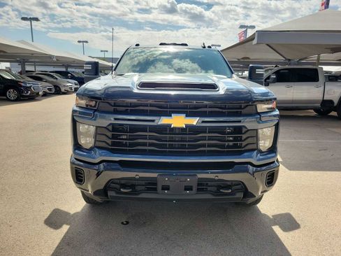 Used 2025 Chevrolet Silverado 2500 Custom w/ Custom Value Package image 6