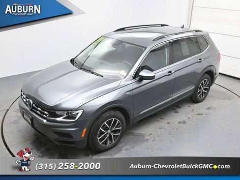 Used 2021 Volkswagen Tiguan SE w/ Panoramic Sunroof Package AWD/4WD image 24