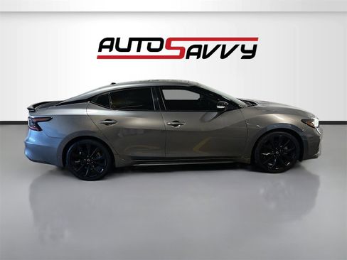 Used 2023 Nissan Maxima SR w/ Sport Mat Group image 8