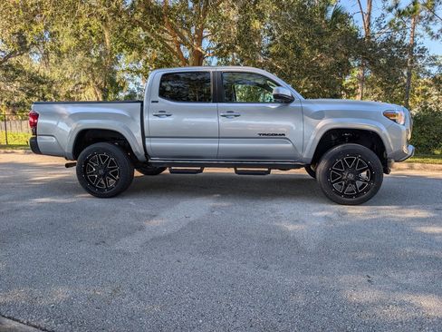 Used 2021 Toyota Tacoma SR5 image 10