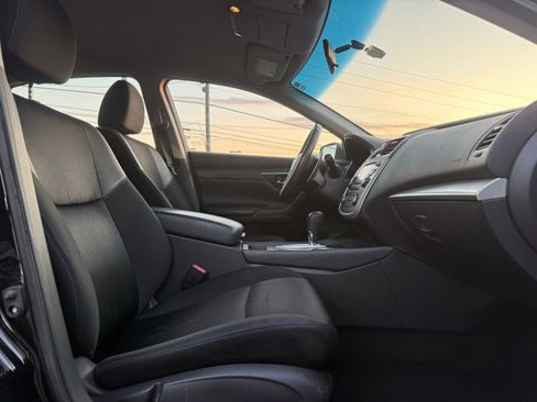 Used 2017 Nissan Altima 2.5 SR w/ Midnight Edition Package FWD image 31