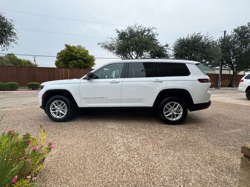 Used 2025 Jeep Grand Cherokee L Laredo w/ Luxury Tech Group I image 11