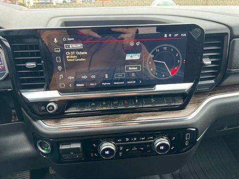 Used 2024 GMC Sierra 1500 Elevation image 32