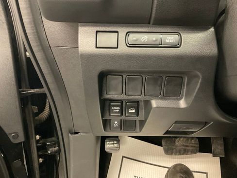 Used 2024 Nissan Frontier SV AWD/4WD image 18