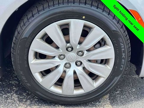 Used 2016 Chrysler 200 LX FWD image 28