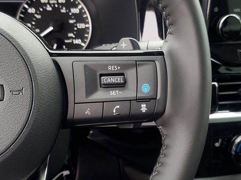 New 2025 Nissan Pathfinder SL image 17