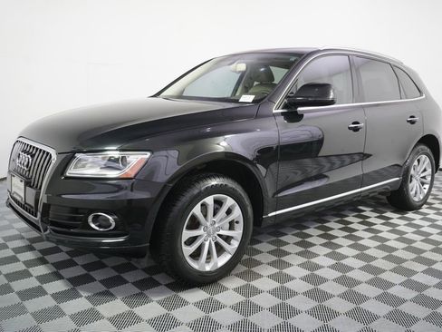 Used 2015 Audi Q5 2.0T Premium Plus w/ Technology Package AWD/4WD image 2