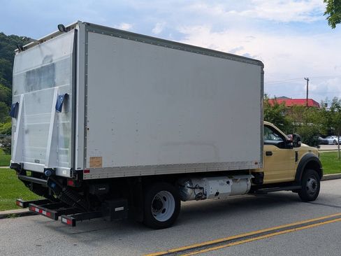 Used 2019 Ford F550 2WD Regular Cab Super Duty image 4