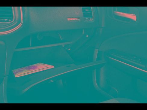 Used 2015 Dodge Charger SE w/ Sport Appearance Group image 12