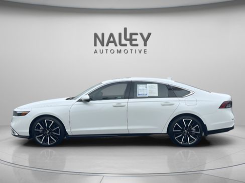 Used 2025 Honda Accord Touring image 3