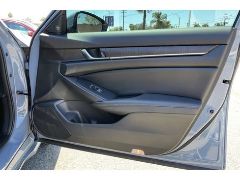 Used 2022 Honda Accord Touring image 19