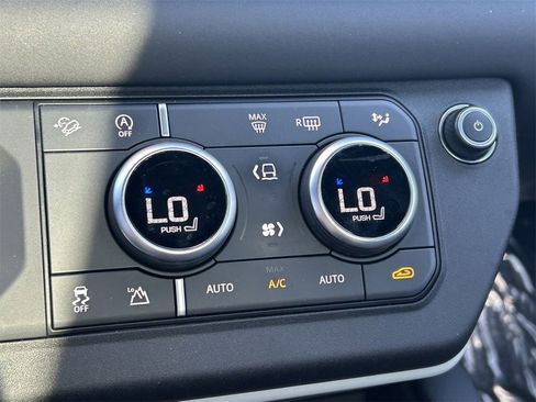 Used 2024 Land Rover Defender 110 S image 33