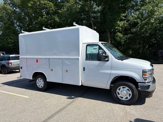 New 2027 Ford E-350 and Econoline 350 Super Duty w/ Power Equipment Group RWD image 2