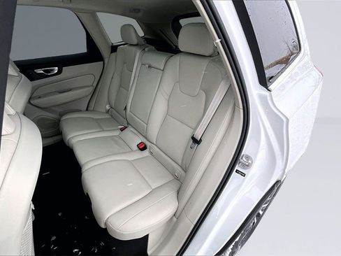 Certified 2023 Volvo XC60 B5 Plus image 21