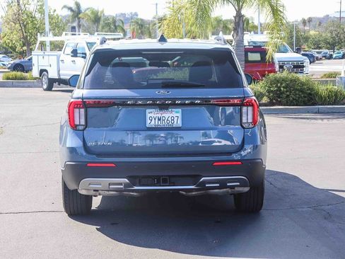 Used 2026 Ford Explorer Active w/ Active Comfort Package RWD image 5