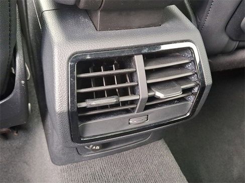 Used 2019 Audi Q3 2.0T Premium image 11