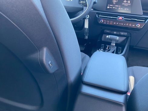 New 2026 Kia Niro LX FWD image 21