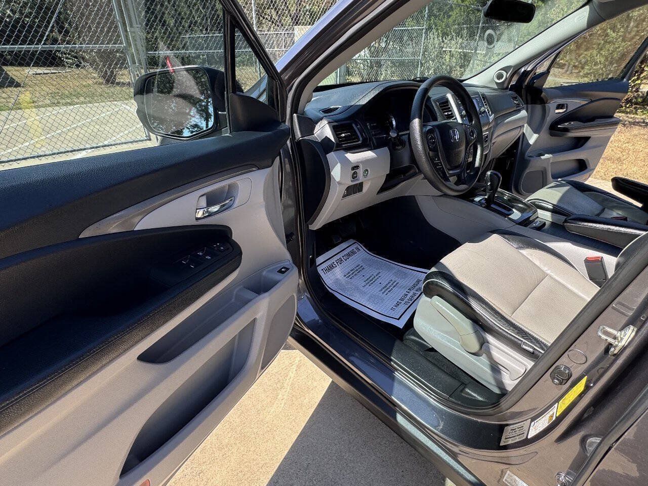 Used 2017 Honda Pilot LX image 32