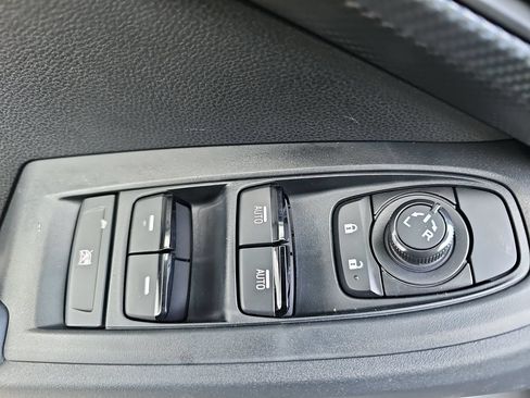 Certified 2025 Subaru Crosstrek 2.5i Premium AWD/4WD image 32