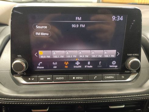 Used 2022 Nissan Rogue SV FWD image 25