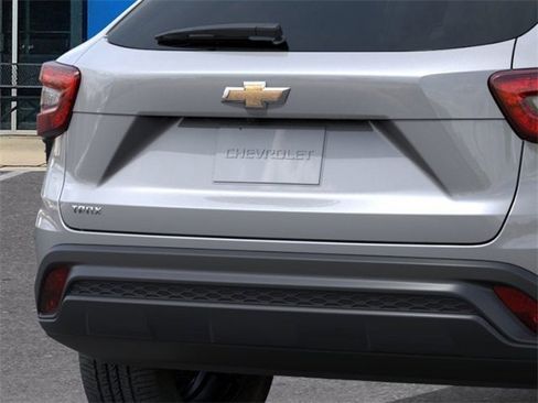 New 2026 Chevrolet Trax LS image 14