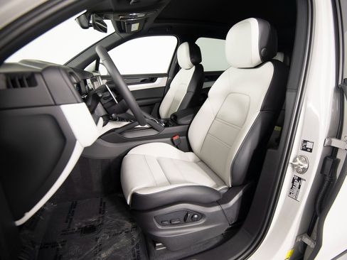 New 2026 Porsche Cayenne E-Hybrid image 5