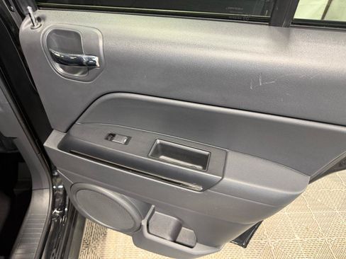 Used 2012 Jeep Compass Limited w/ Sun/Sound Group AWD/4WD image 17