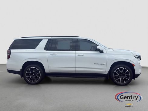Used 2023 Chevrolet Suburban RST w/ Sport Performance Package AWD/4WD image 7