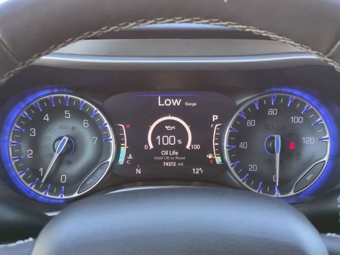 Used 2024 Chrysler Pacifica Touring-L image 24