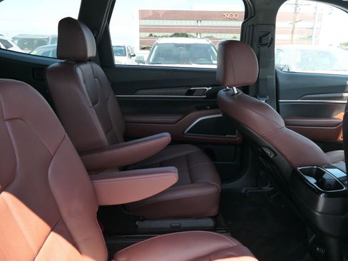 Used 2023 Kia Telluride EX w/ EX Captain's Chair Package AWD/4WD image 27