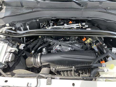 Used 2025 Ford Explorer ST-Line w/ Premium Package image 31