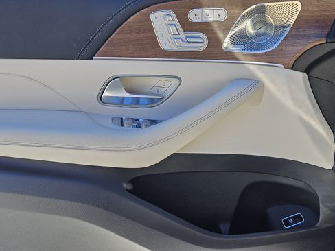 Certified 2025 Mercedes-Benz GLE 580 4MATIC image 24