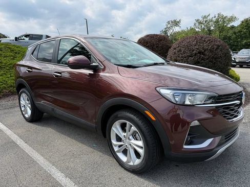 Used 2023 Buick Encore GX Preferred w/ Cold Weather Comfort Package FWD image 7