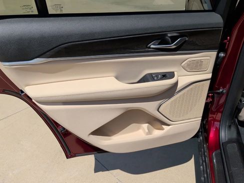 New 2026 Jeep Grand Cherokee L Limited AWD/4WD image 40