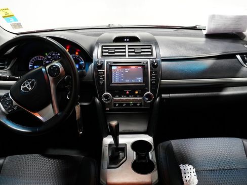 Used 2012 Toyota Camry SE image 15