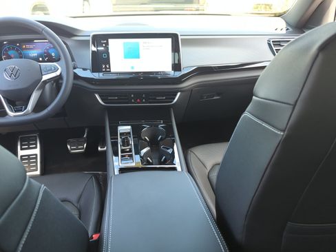 New 2026 Volkswagen Atlas Cross Sport SEL R-Line image 19