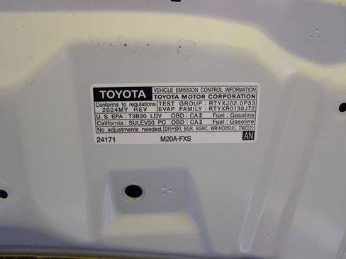 Used 2024 Toyota Prius XLE FWD image 50