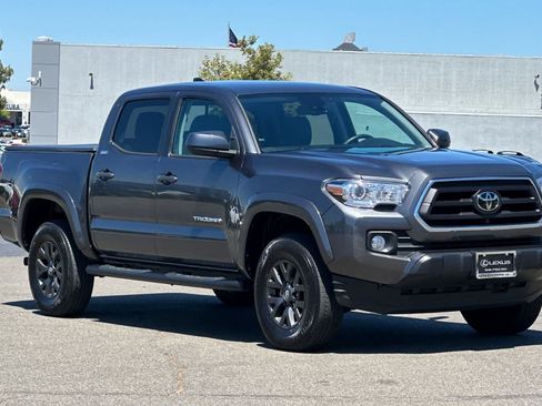 Used 2022 Toyota Tacoma SR5 RWD image 5