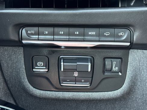 Used 2025 Cadillac Escalade Sport Platinum AWD/4WD image 34