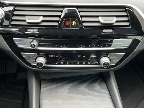 Used 2022 BMW 530i xDrive AWD/4WD image 31