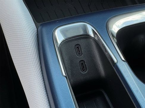 New 2026 Chevrolet Equinox EV LT image 15