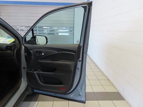 Used 2023 Honda Ridgeline RTL image 36