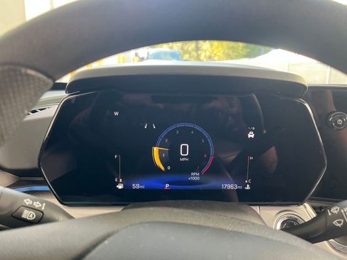 Used 2025 Chevrolet Trax LT image 40