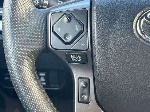 Used 2022 Toyota Tacoma TRD Off-Road AWD/4WD image 25