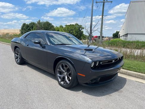 Used 2018 Dodge Challenger SXT Plus RWD image 2