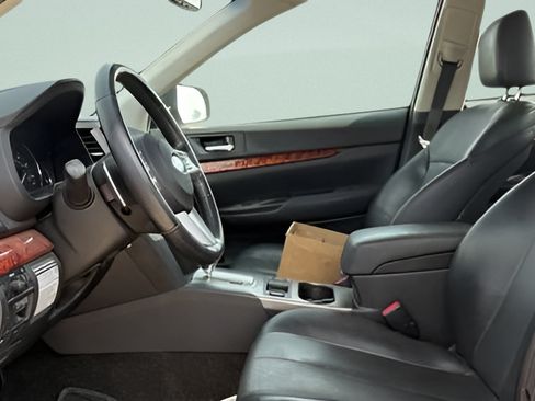 Used 2011 Subaru Legacy 2.5i Limited AWD/4WD image 4