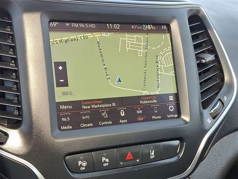 Used 2023 Jeep Cherokee Altitude Lux w/ Lux Elite Package image 14